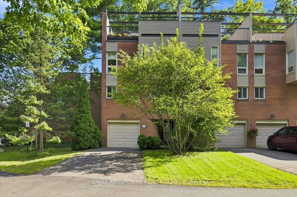 13-1250 Marlborough Court, Oakville, ON, L6H 2W7