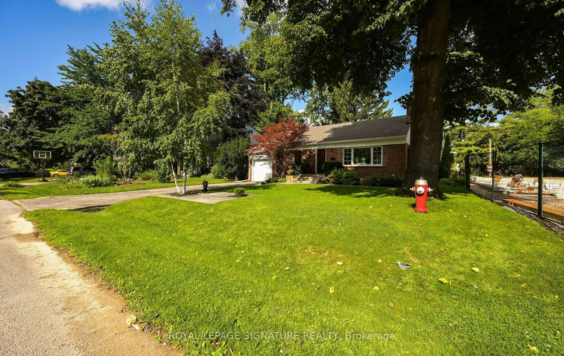 903 Johnathan Drive, Mississauga, ON, L4Y 1J7