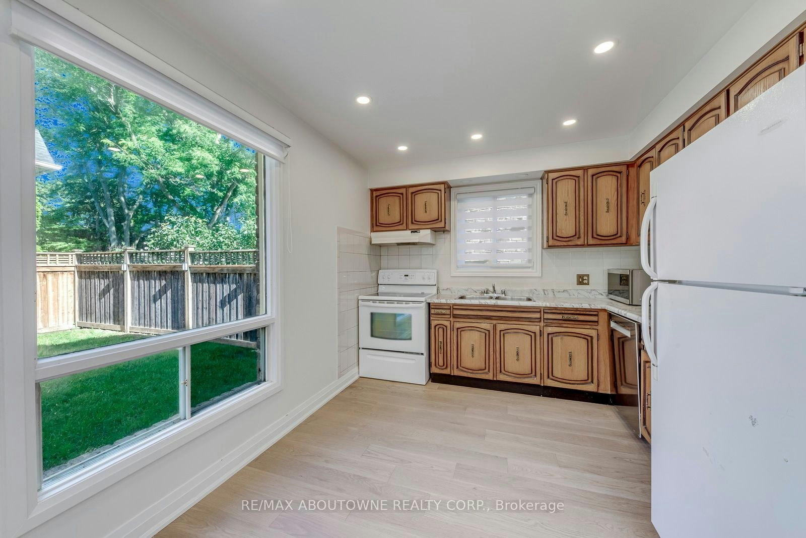 3065 Silverthorn Drive, Oakville, ON, L6L 5N5 - 20