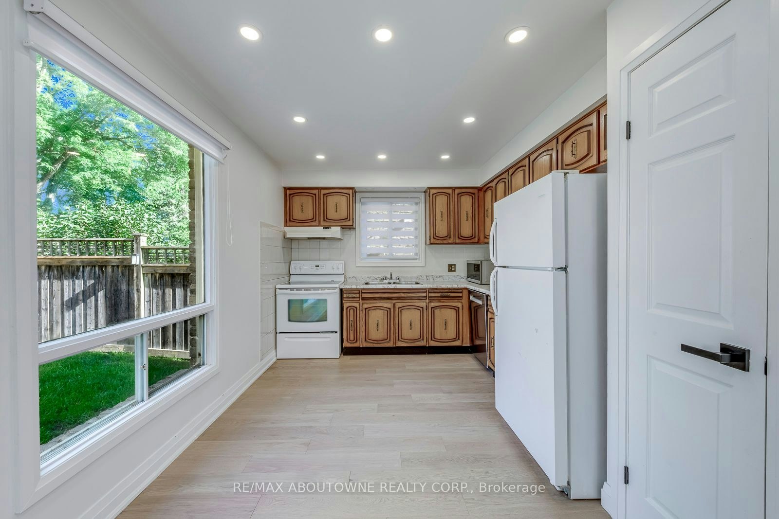 3065 Silverthorn Drive, Oakville, ON, L6L 5N5 - 17