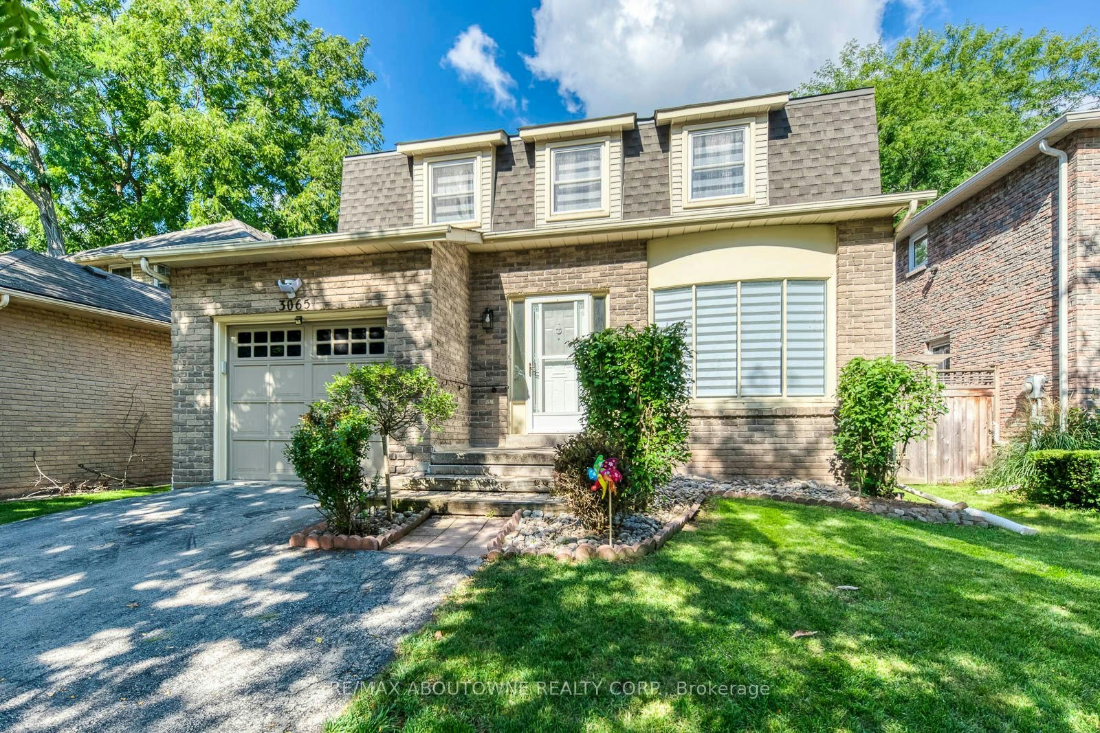 3065 Silverthorn Drive, Oakville, ON, L6L 5N5