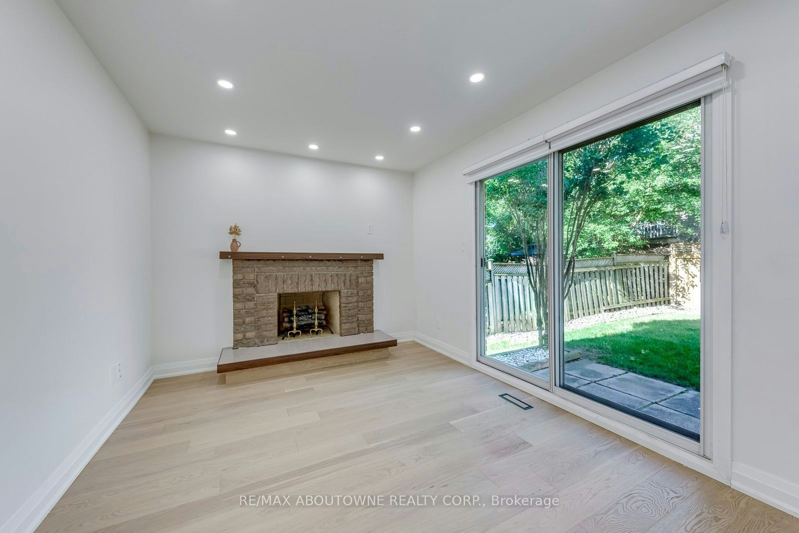 3065 Silverthorn Drive, Oakville, ON, L6L 5N5 - 14