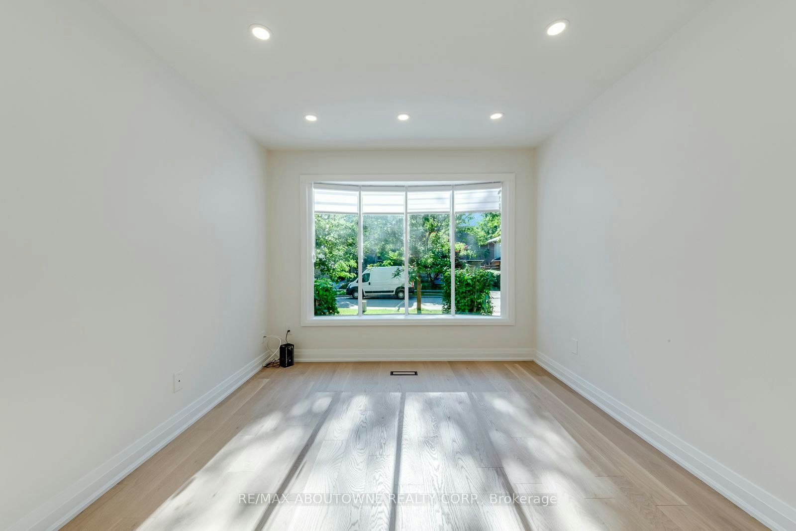 3065 Silverthorn Drive, Oakville, ON, L6L 5N5 - 5