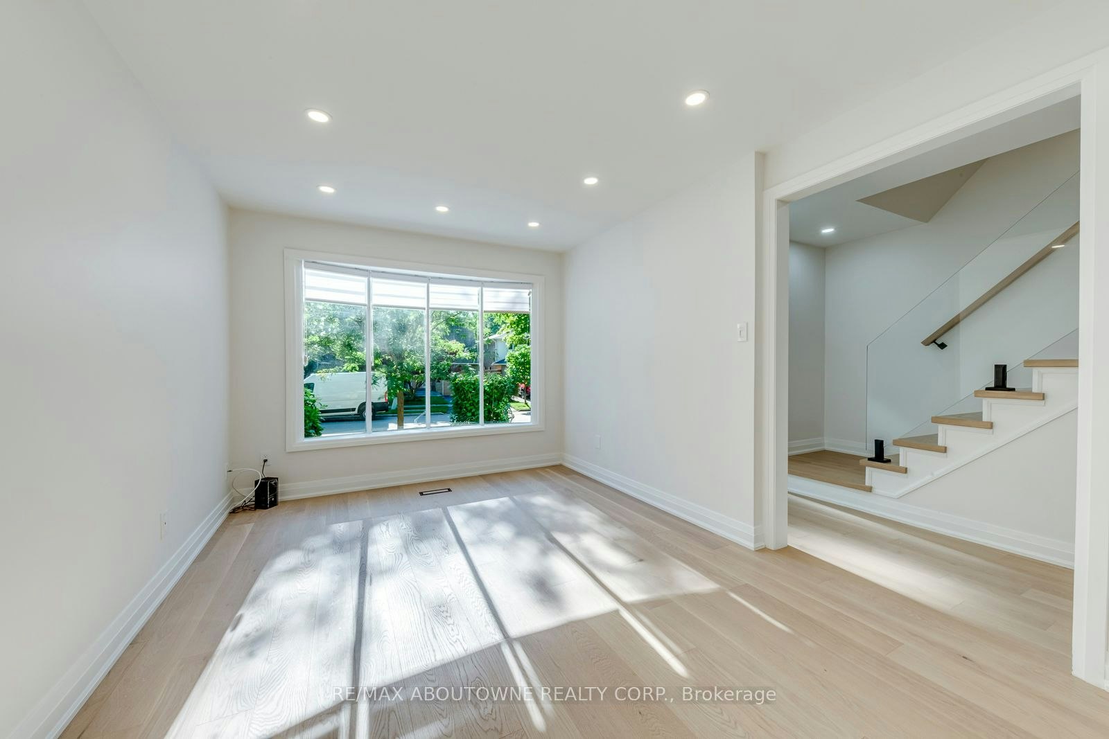3065 Silverthorn Drive, Oakville, ON, L6L 5N5 - 6