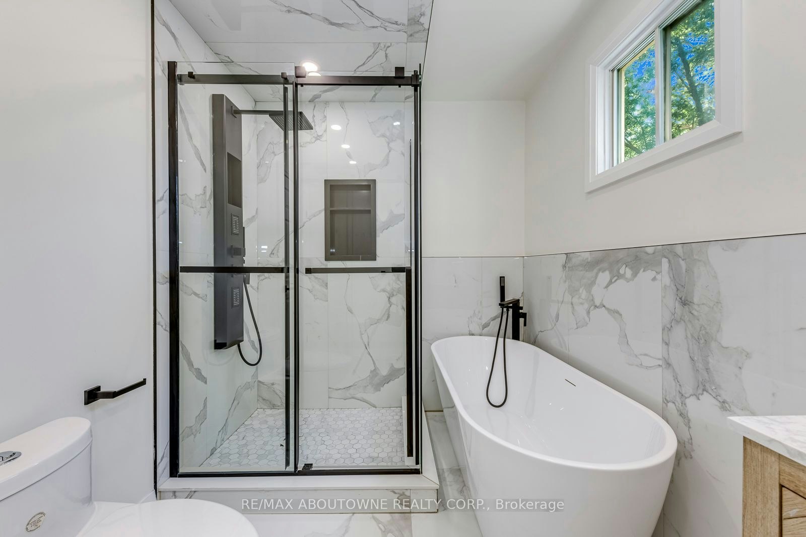 3065 Silverthorn Drive, Oakville, ON, L6L 5N5 - 38