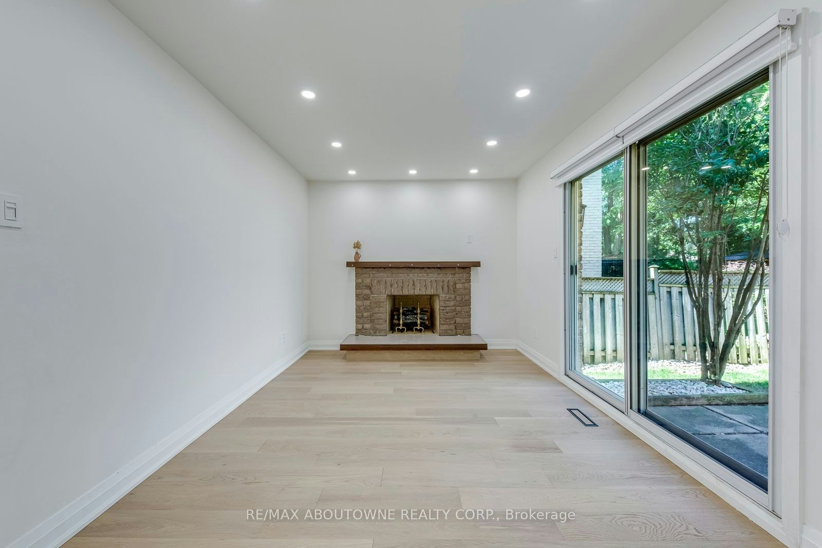 3065 Silverthorn Drive, Oakville, ON, L6L 5N5 - 13