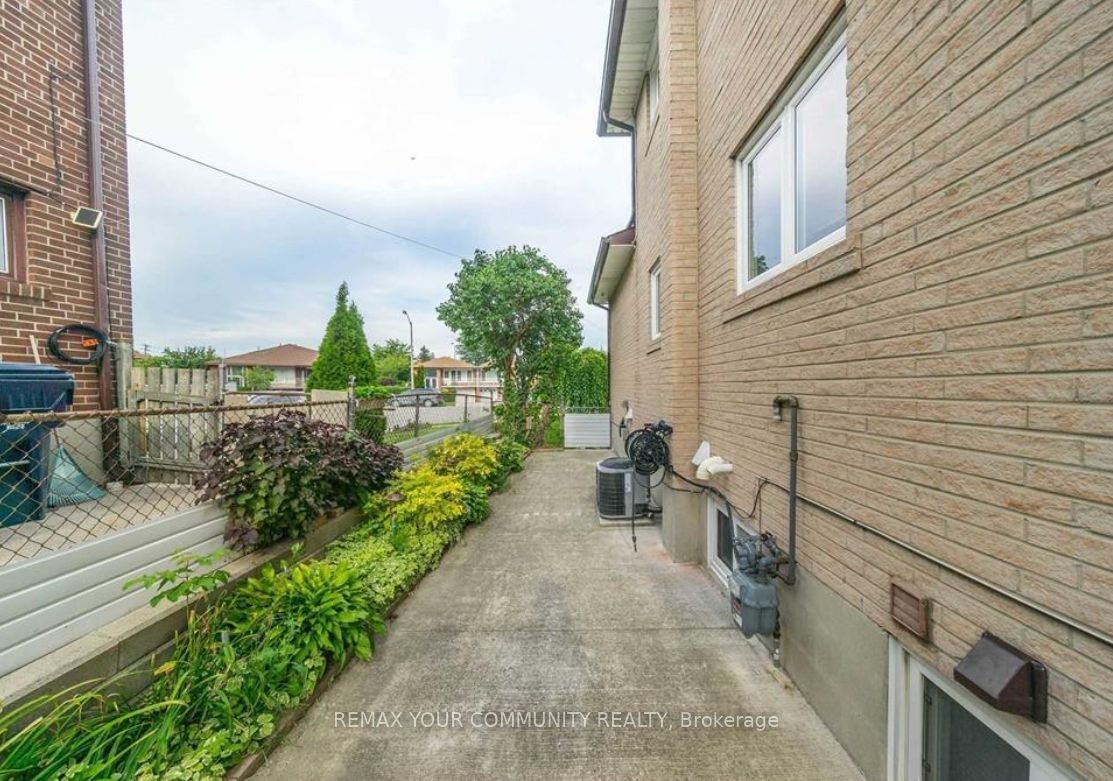 Lower-24 Sombrero Court, Toronto, ON, M9L 2M6 - 22