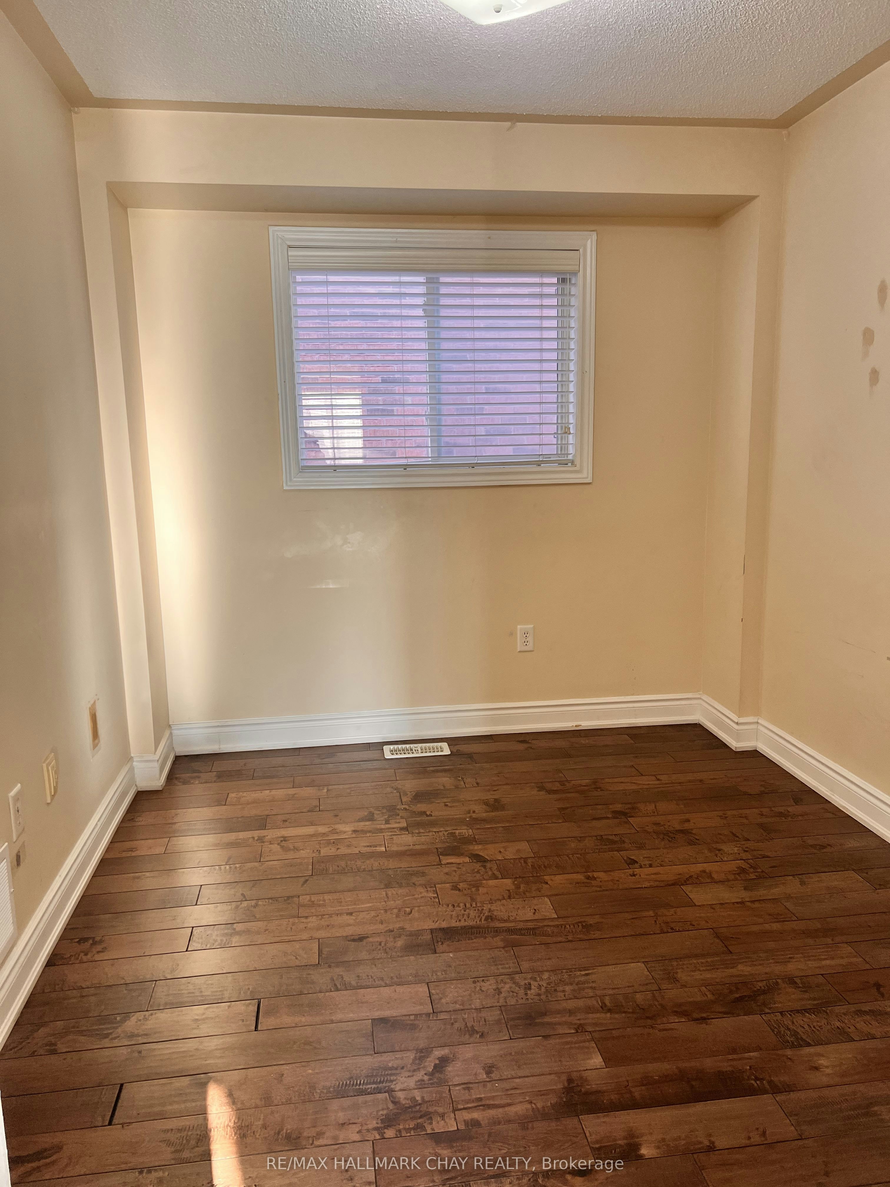 2 Southbend Drive S, Brampton, ON, L7A 1J4 - 9