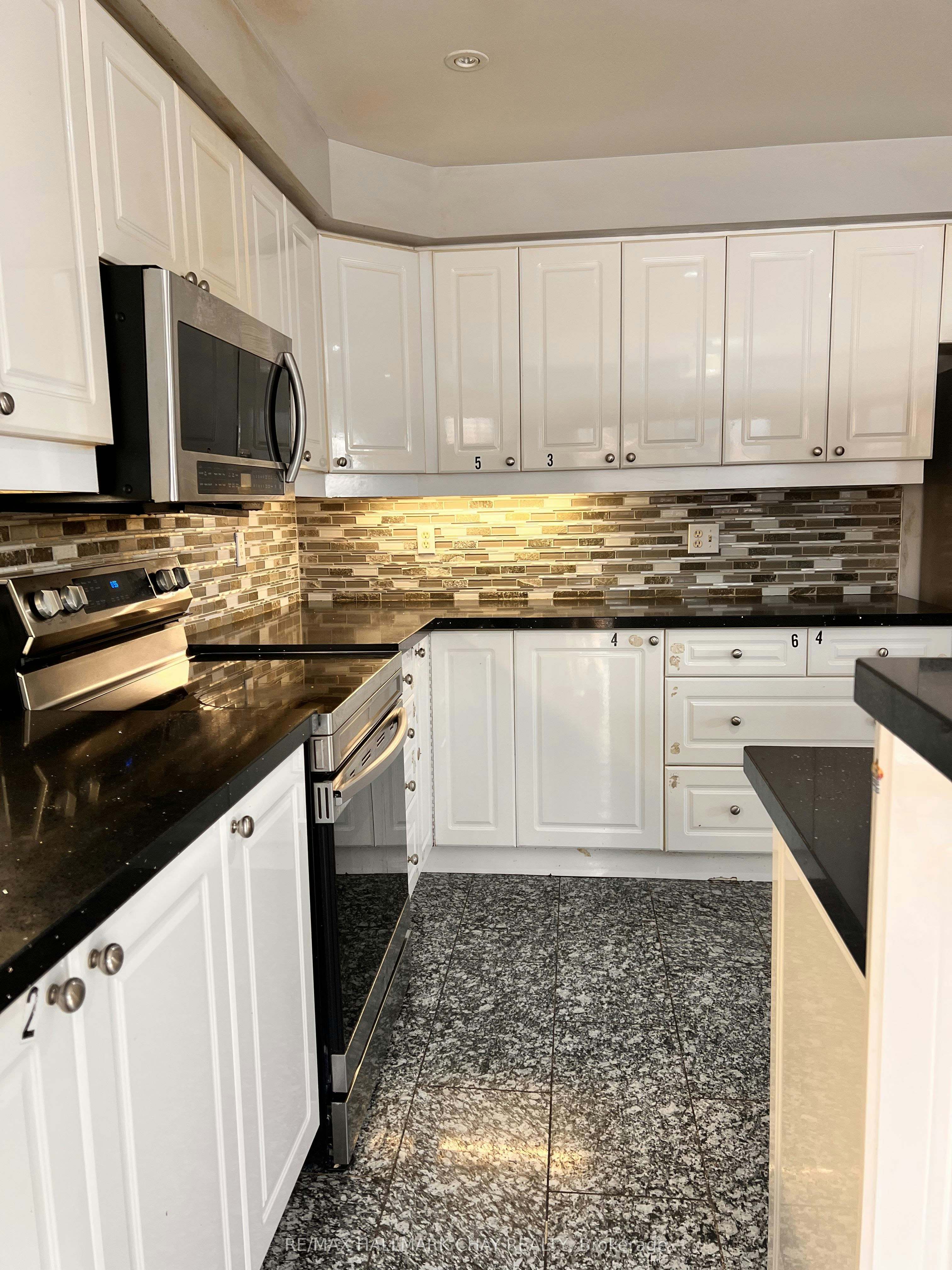 2 Southbend Drive S, Brampton, ON, L7A 1J4 - 14