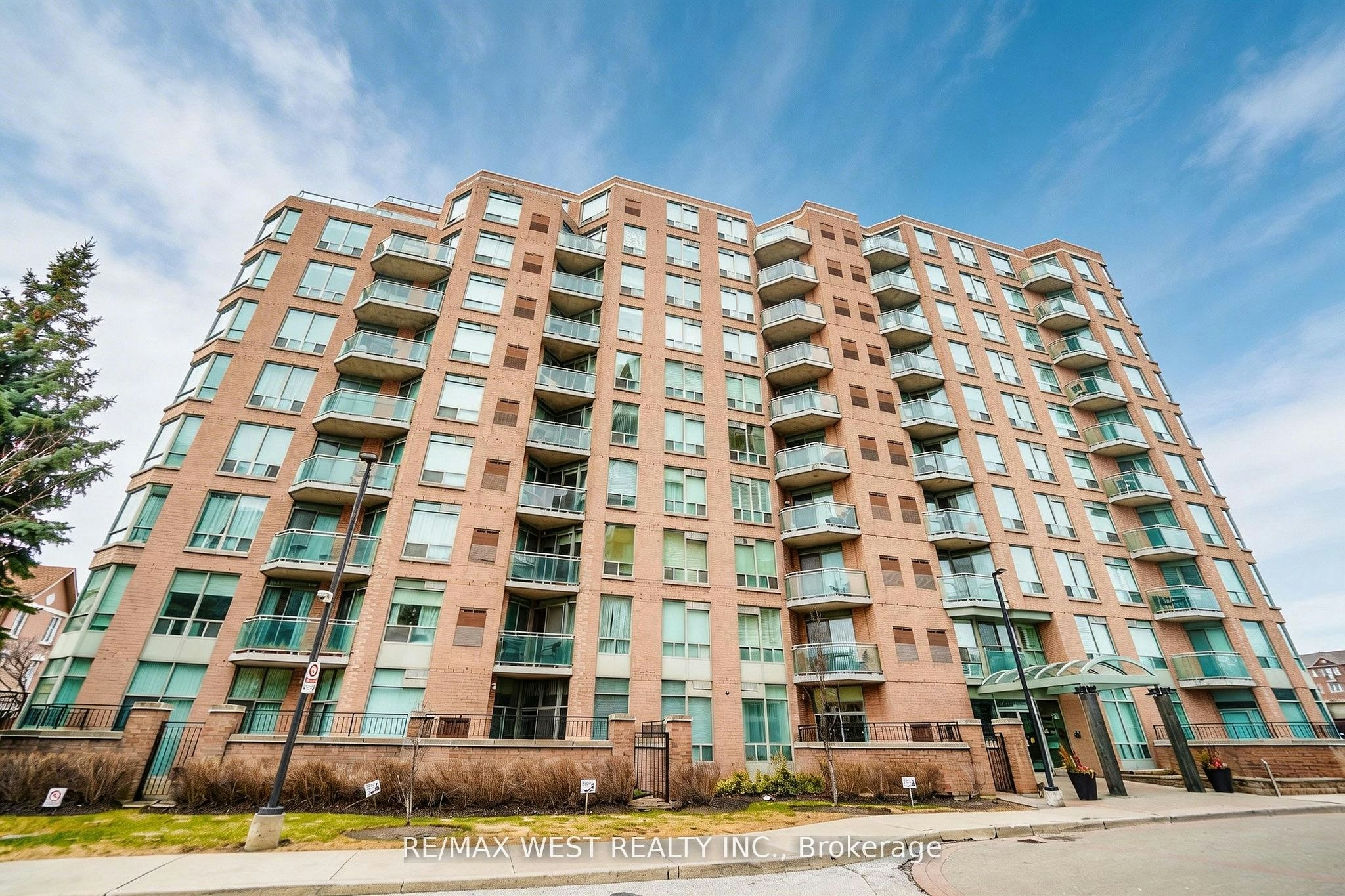 309-190 Manitoba Street, Toronto, ON, M8Y 3Y8