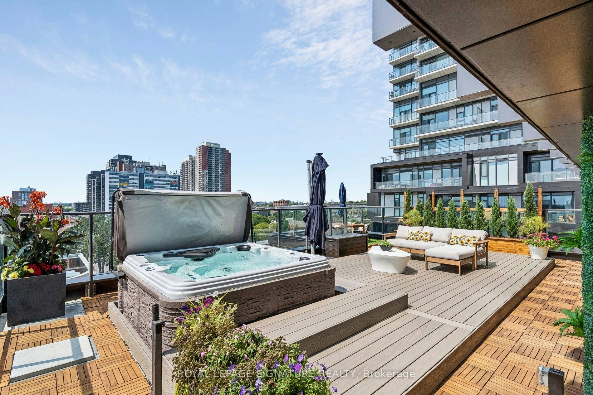702-10 Graphophone Grove, Toronto, ON, M6H 0E5