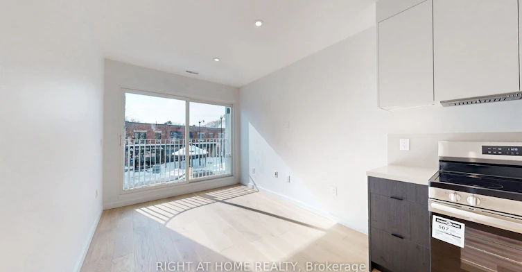 Unit 3-3122 Dundas Street W, Toronto, ON, M6P 2A1 - 5
