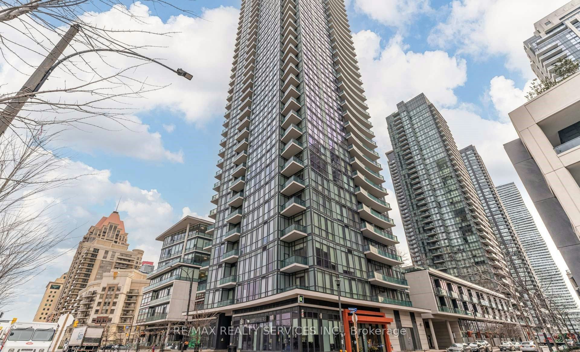 1806-4099 Brickstone Mews, Mississauga, ON, L5B 0G2