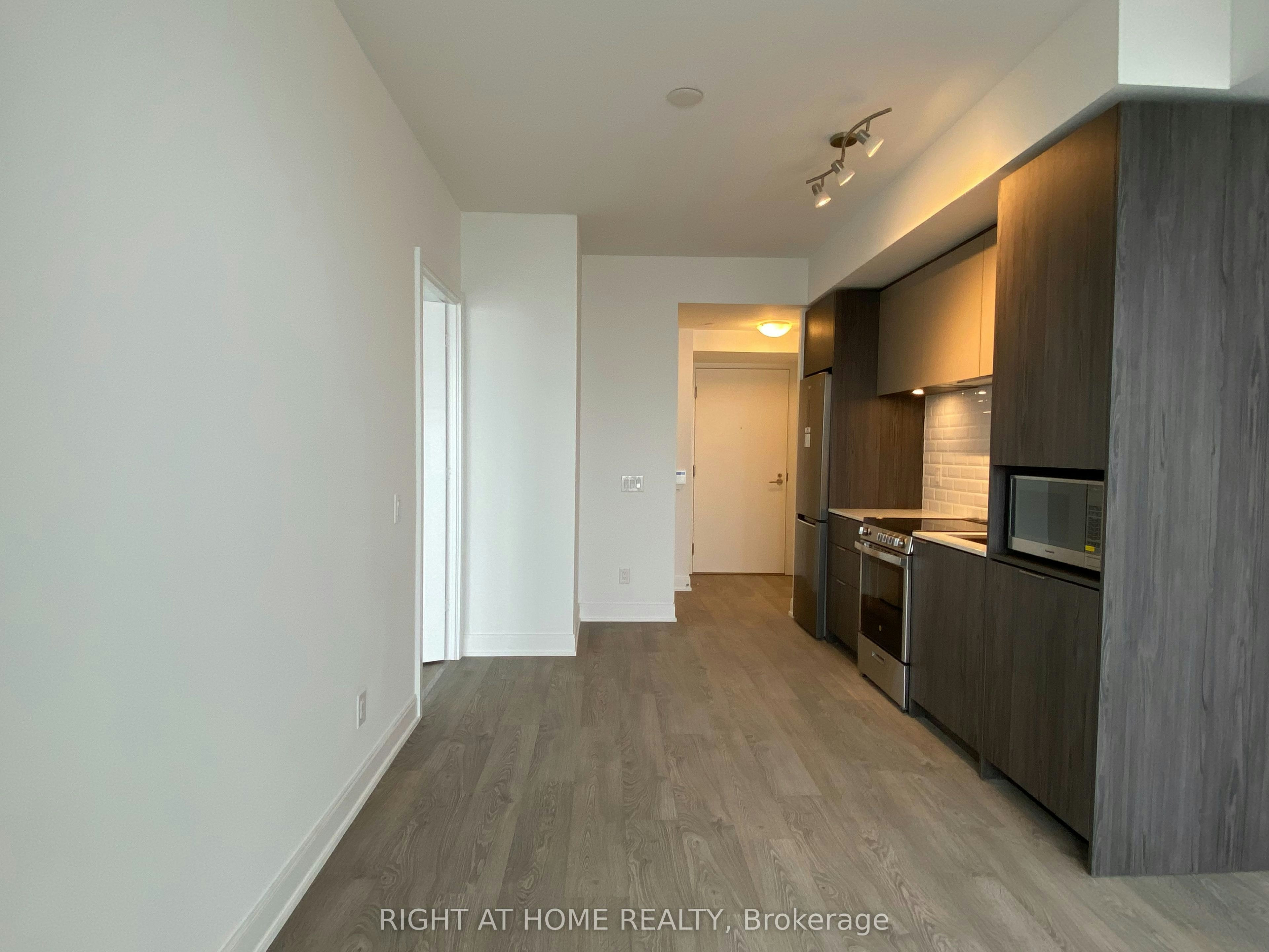 1610-70 Annie Craig Drive, Toronto, ON, M8V 0G2 - 7