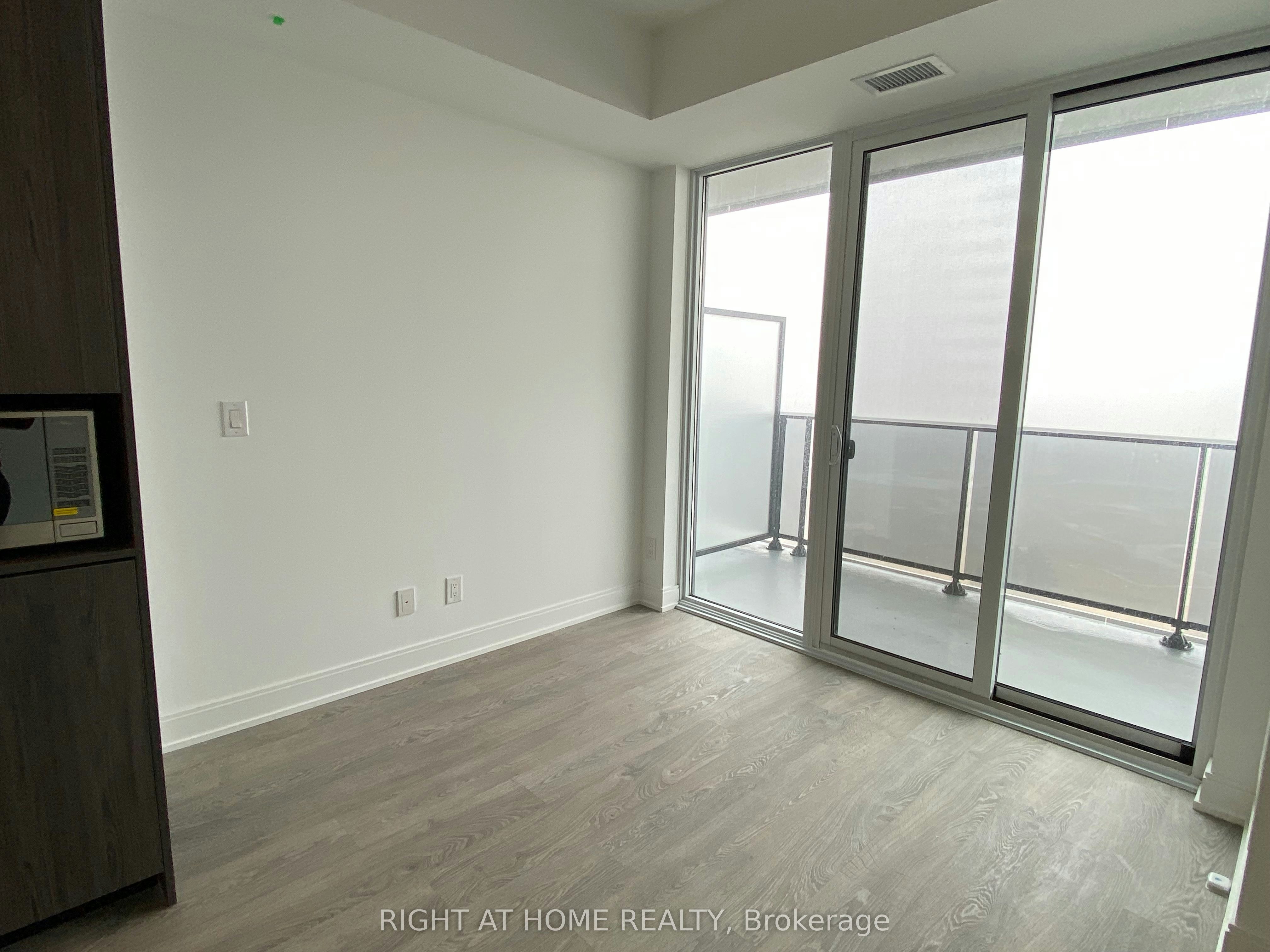 1610-70 Annie Craig Drive, Toronto, ON, M8V 0G2 - 5