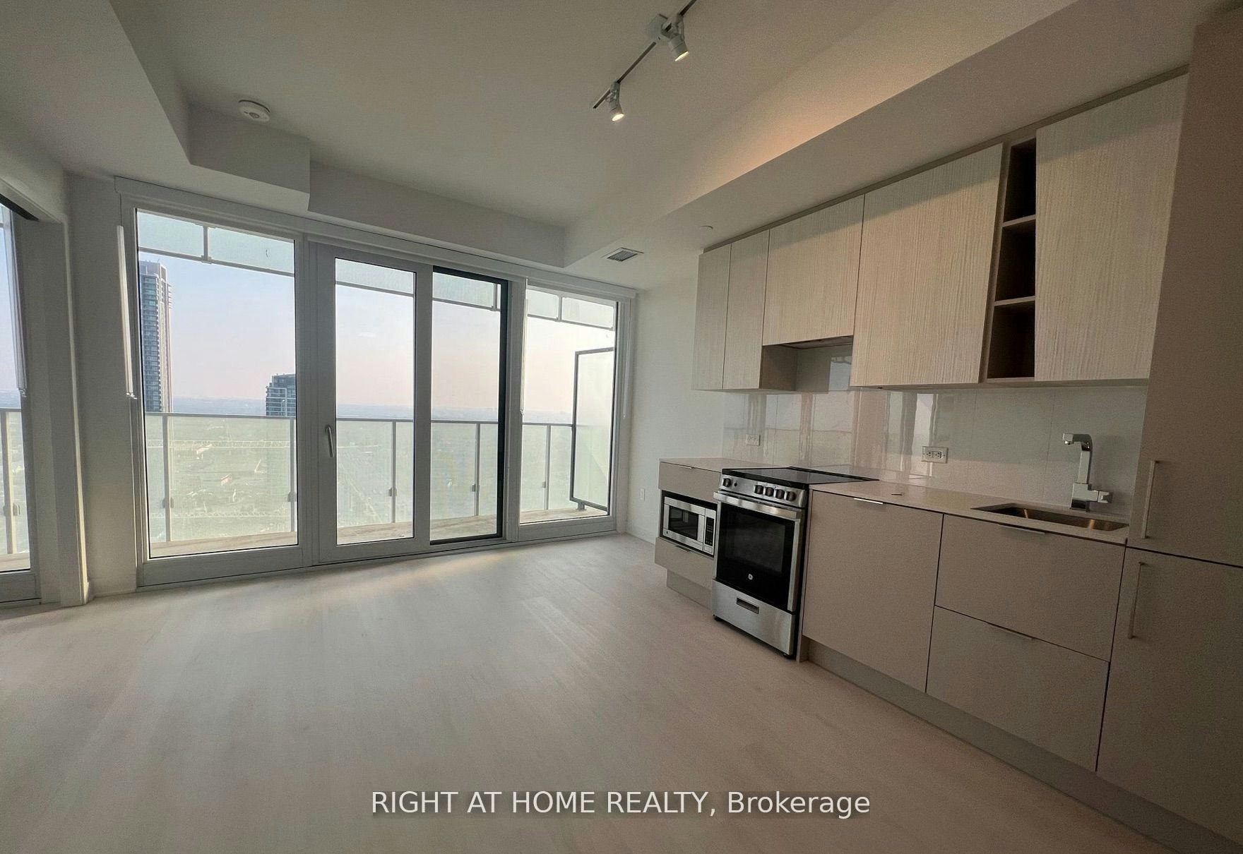 2507-3900 Confederation Parkway, Mississauga, ON, L5B 0M3 - 6