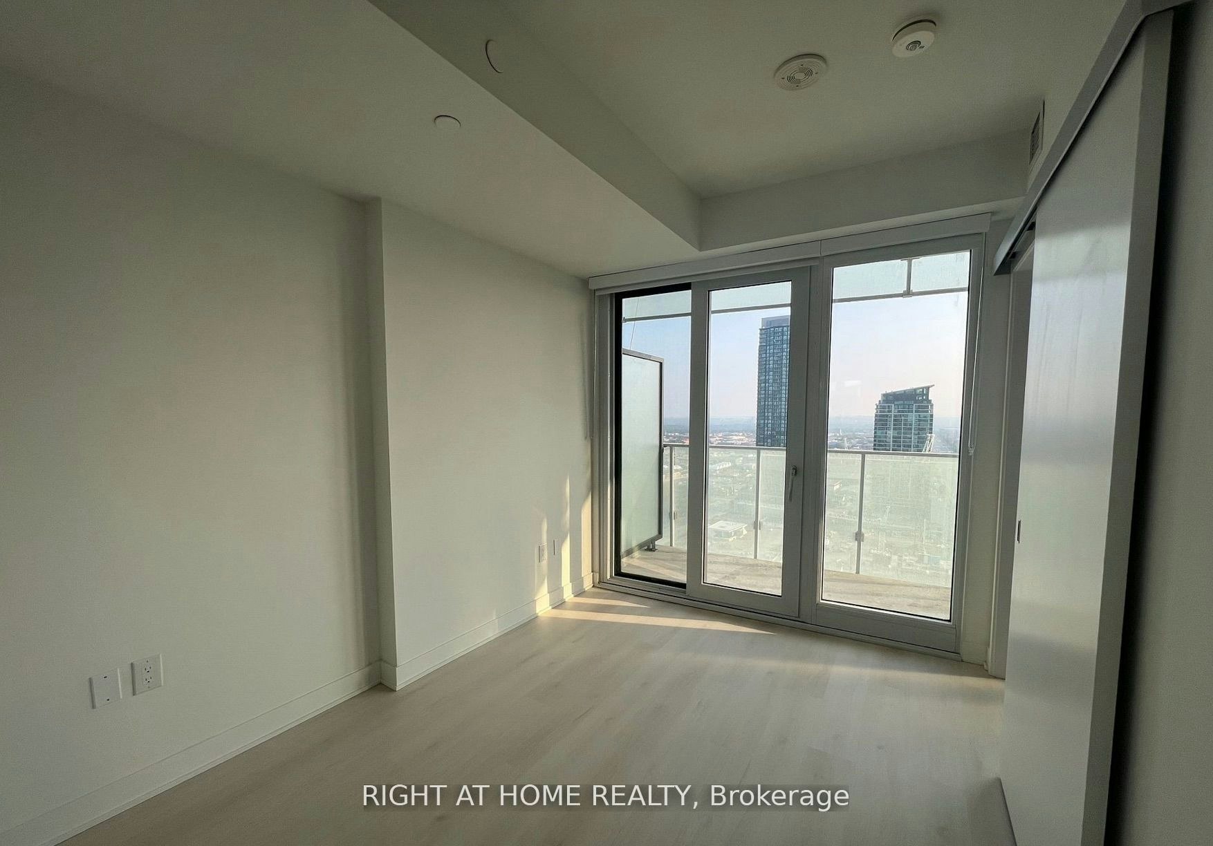 2507-3900 Confederation Parkway, Mississauga, ON, L5B 0M3 - 11