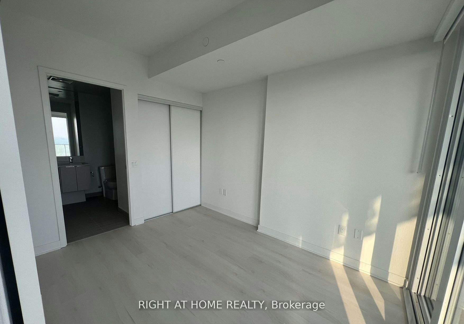 2507-3900 Confederation Parkway, Mississauga, ON, L5B 0M3 - 12