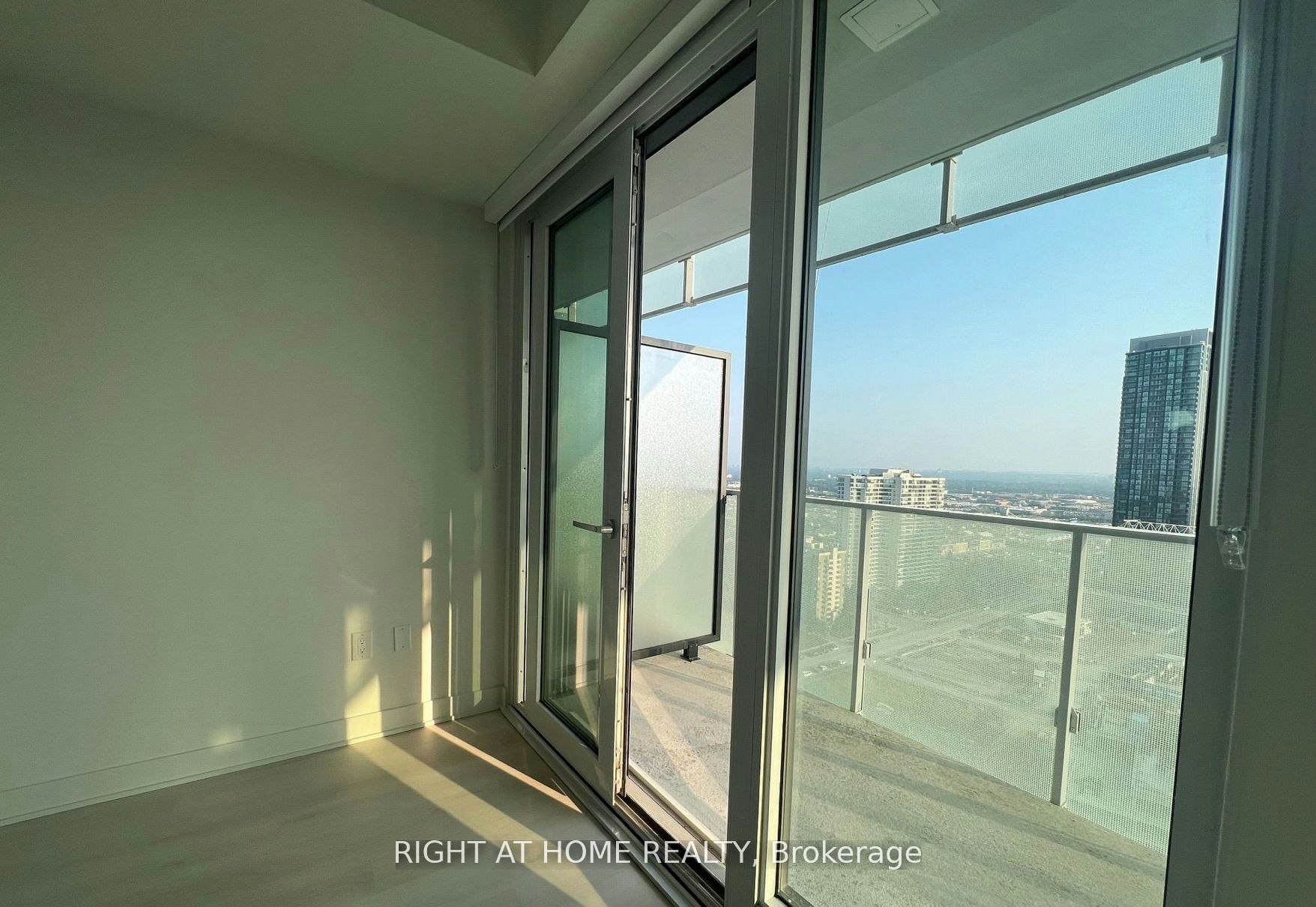 2507-3900 Confederation Parkway, Mississauga, ON, L5B 0M3 - 10