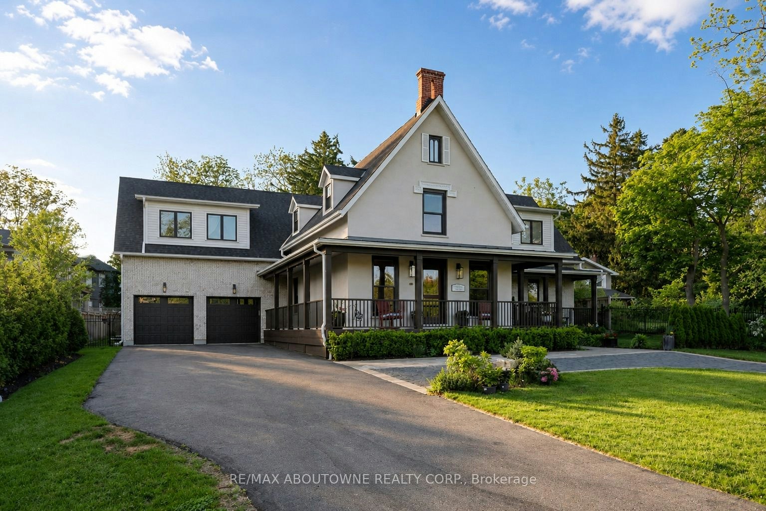 489 Lakeshore Road W, Oakville, ON, L6K 1G4