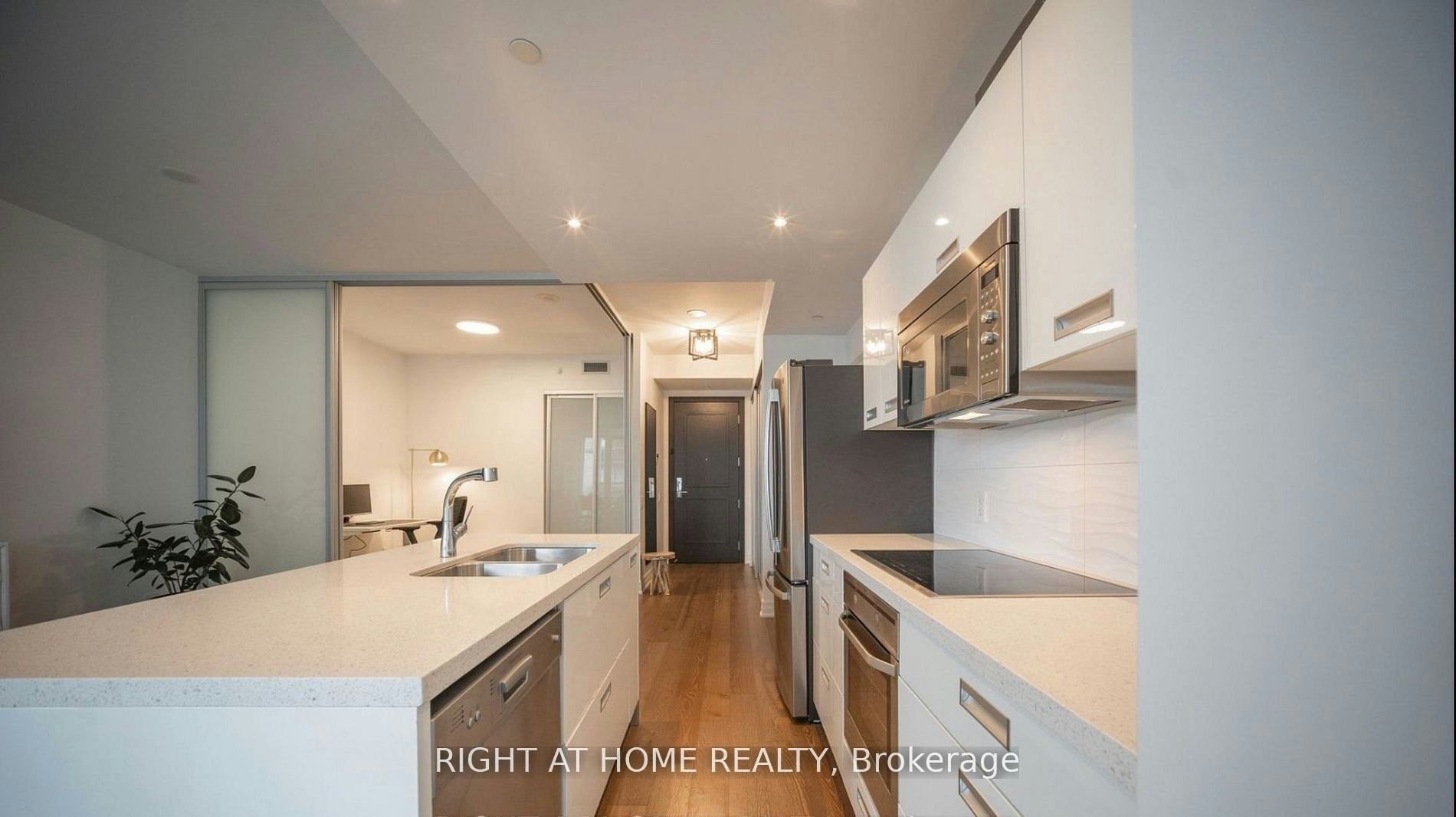 1010-88 Park Lawn Rd Road, Toronto, ON, M8Y 0B5 - 11