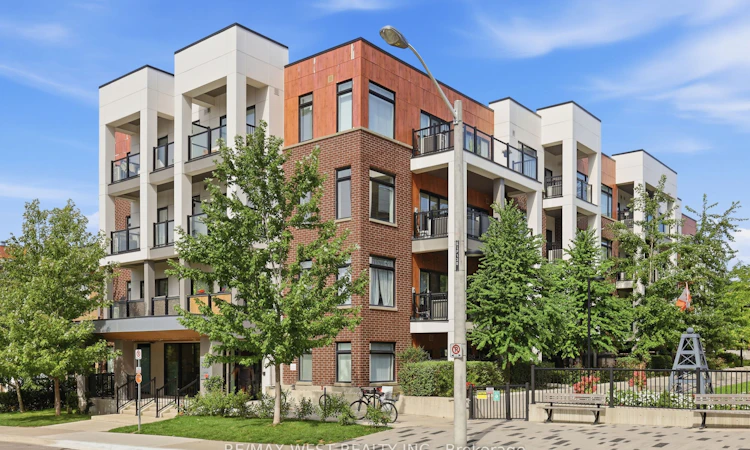 302-130 Canon Jackson Drive