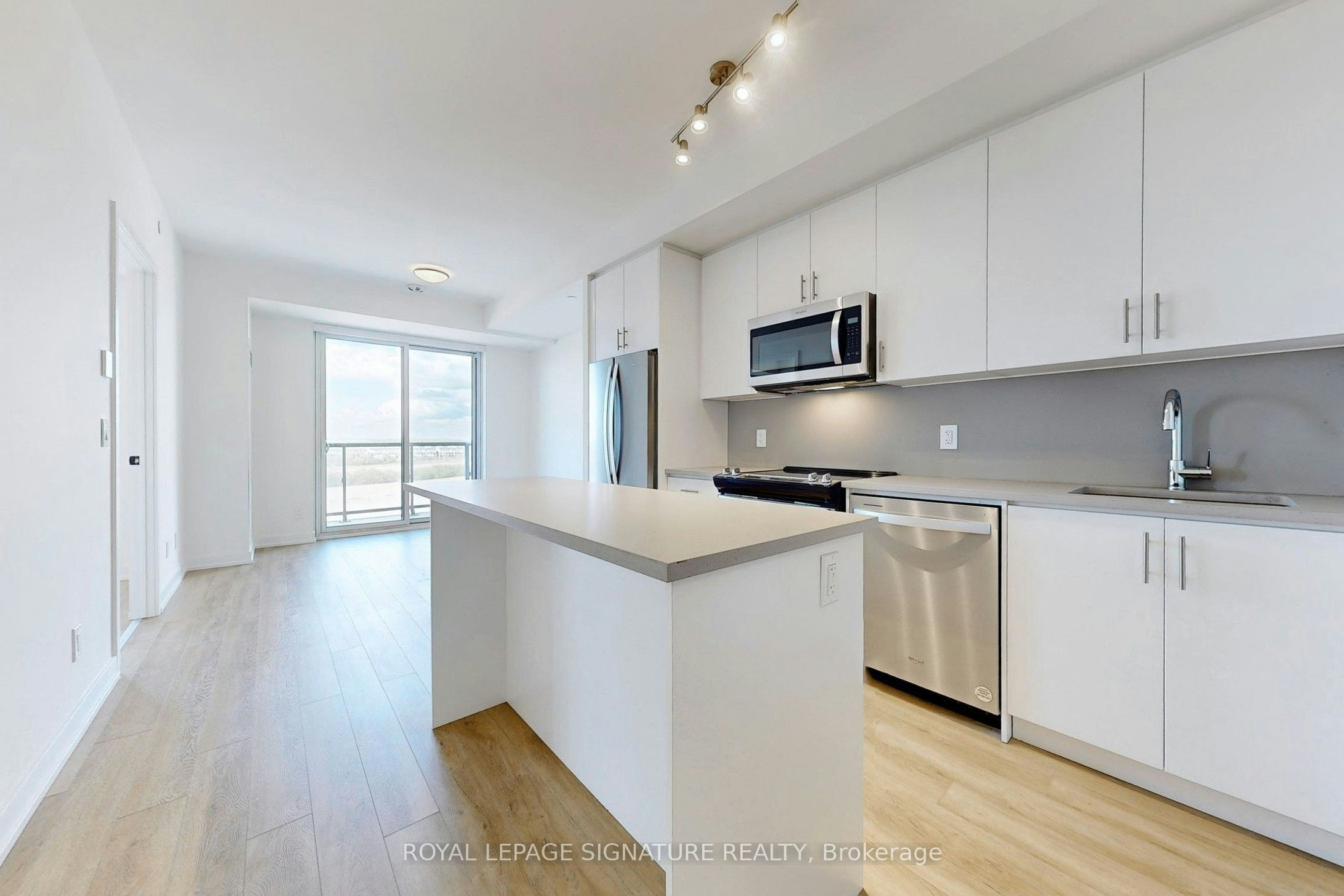 613-335 Wheat Boom Drive, Oakville, ON, L6H 7Y1