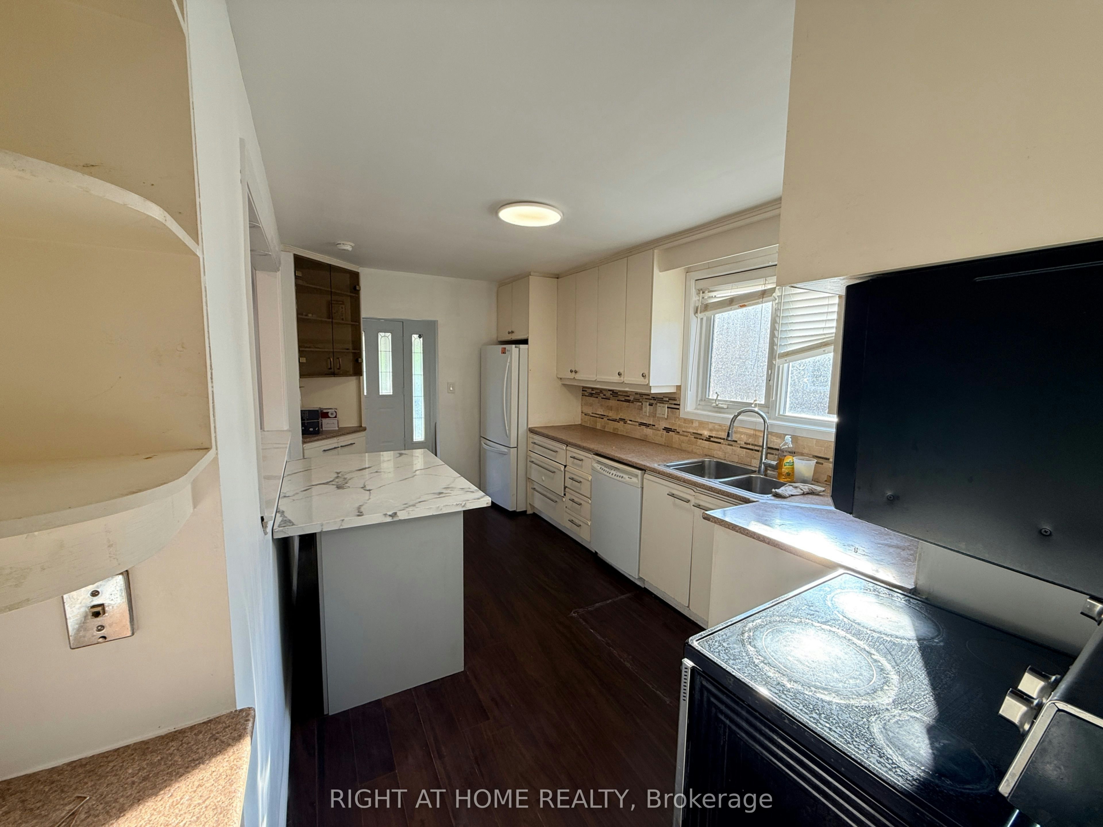 71 Navenby Crescent, Toronto, ON, M9L 1B3 - 6