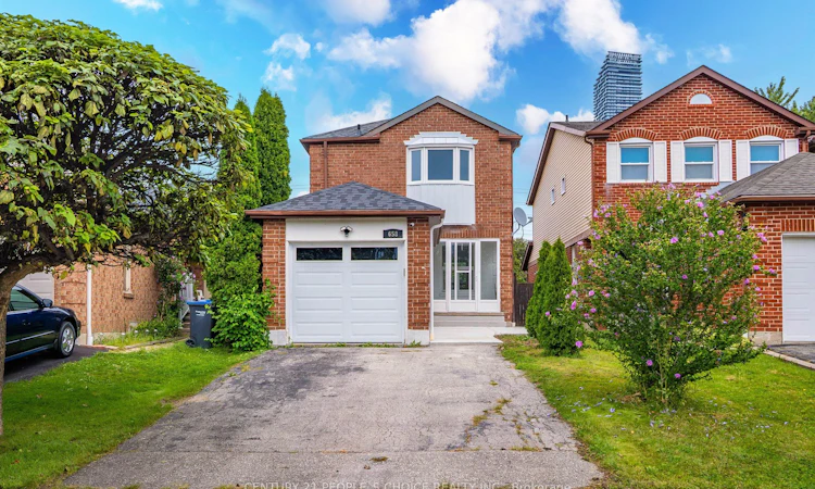 658 Galloway Crescent