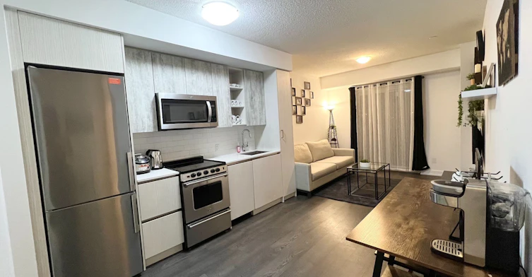 327-251 Manitoba Street, Toronto, ON, M8Y 4G9 - 10