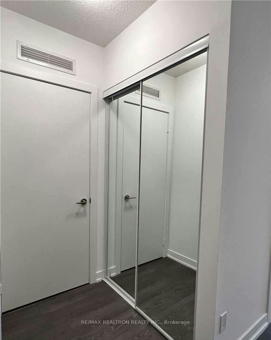 327-251 Manitoba Street, Toronto, ON, M8Y 4G9 - 6