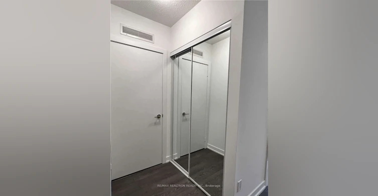327-251 Manitoba Street, Toronto, ON, M8Y 4G9 - 6