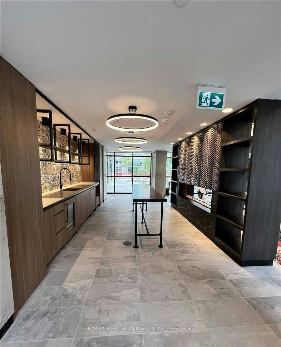 327-251 Manitoba Street, Toronto, ON, M8Y 4G9 - 4