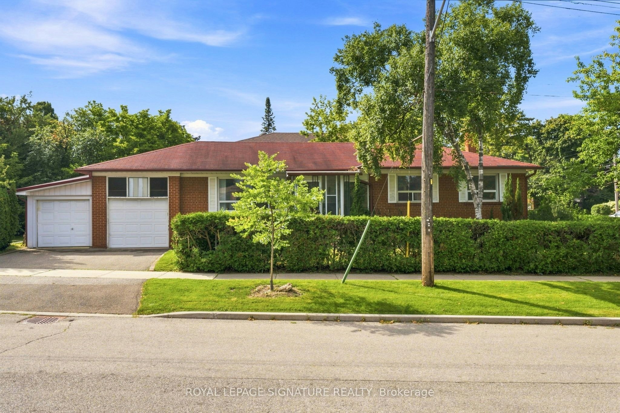 1 Dalegrove Crescent, Toronto, ON, M9B 6A5