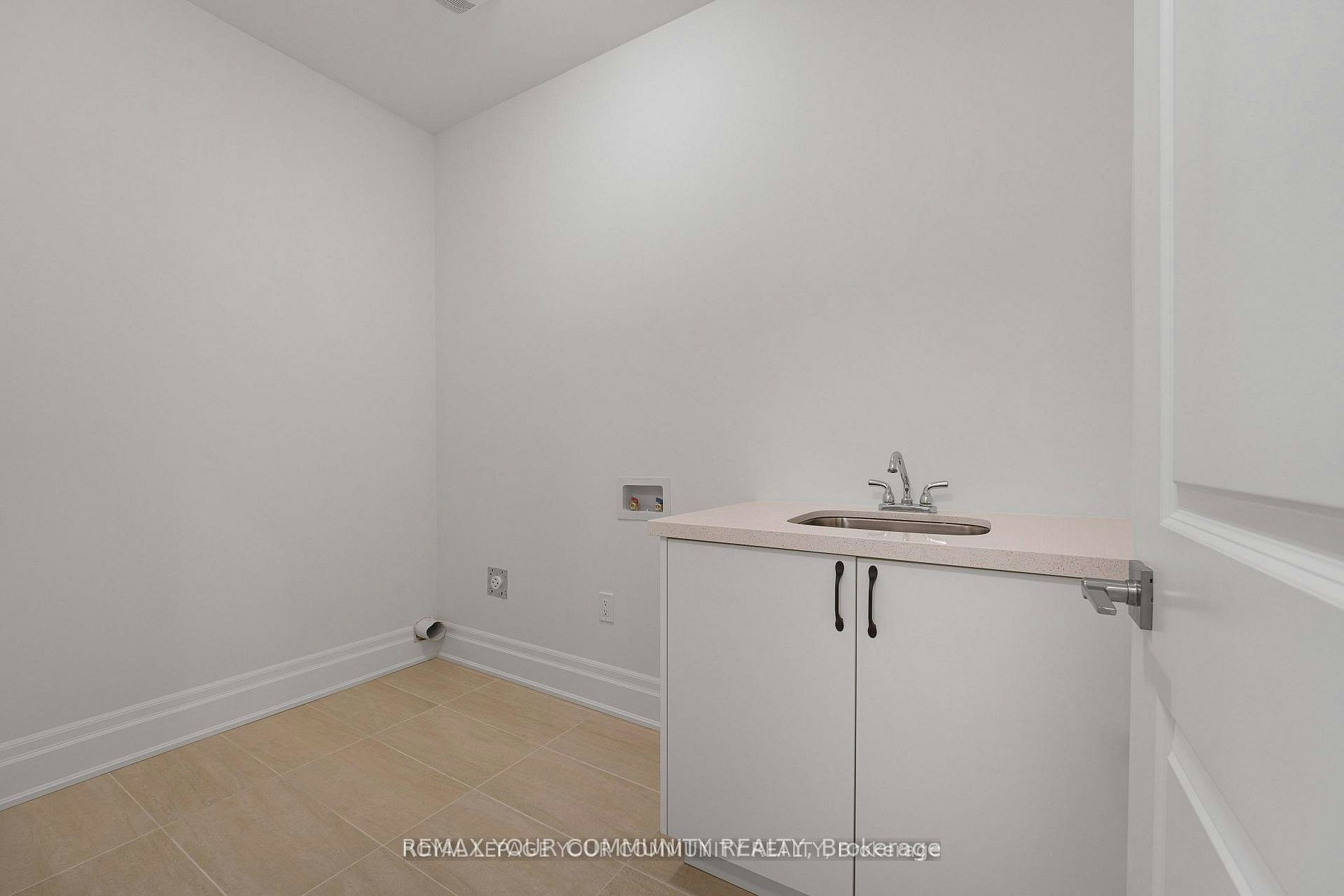 Upper-14 Donnybrook Court, Brampton, ON, L7A 1W2 - 14