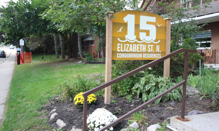 401-15 Elizabeth Street N
