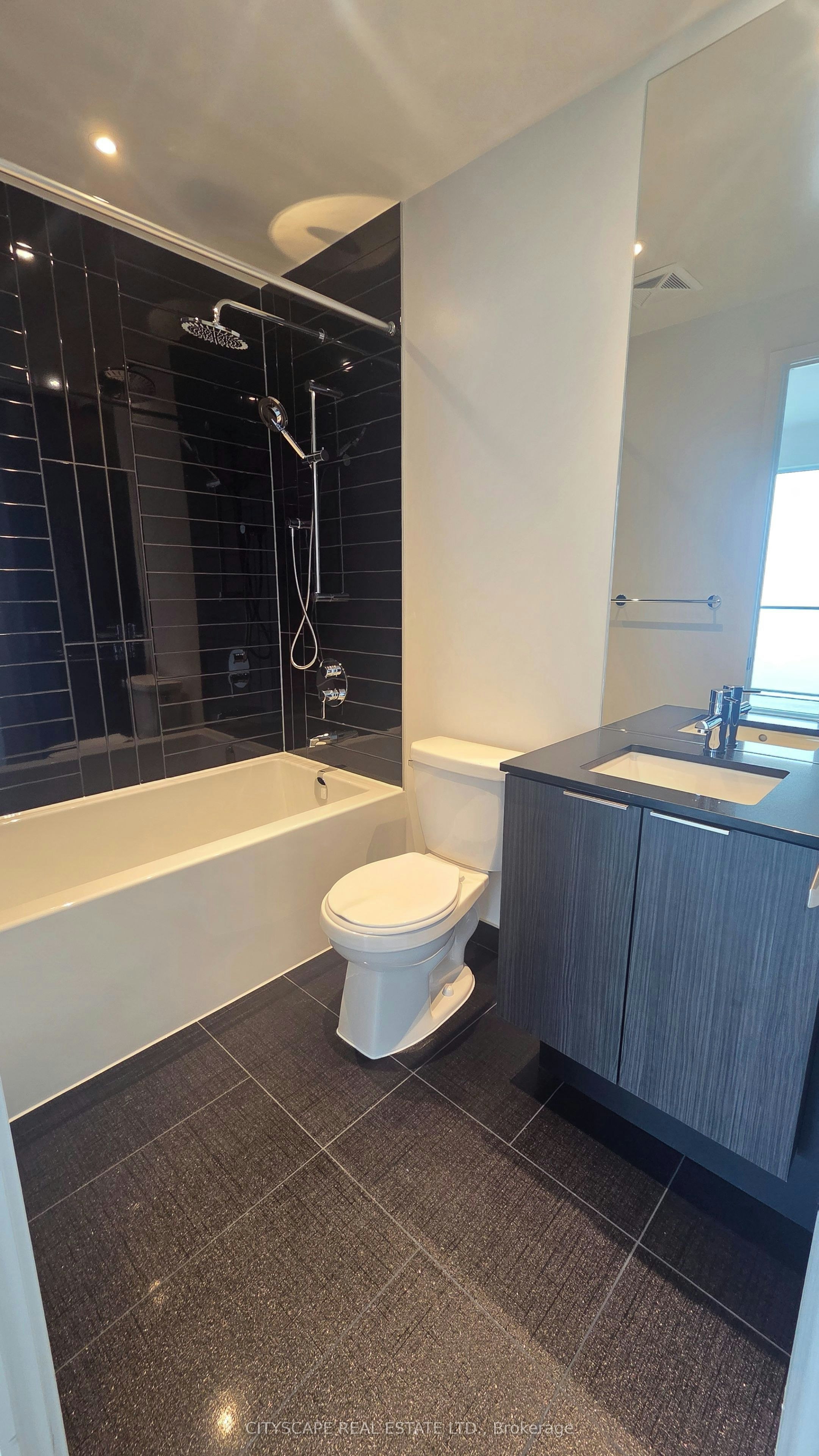 2402-448 Burnhamthorpe Road W, Mississauga, ON, L5B 0R4 - 11