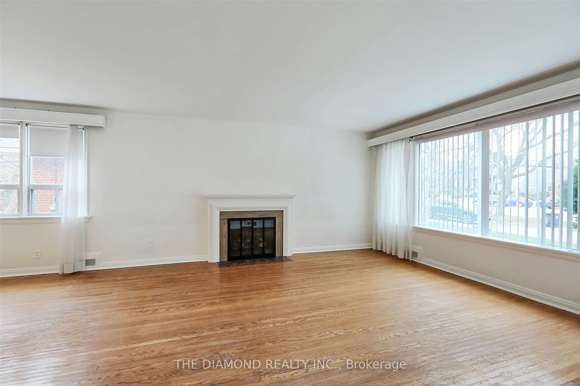 4670 Dundas Street W, Toronto, ON, M9A 1A6 - 4