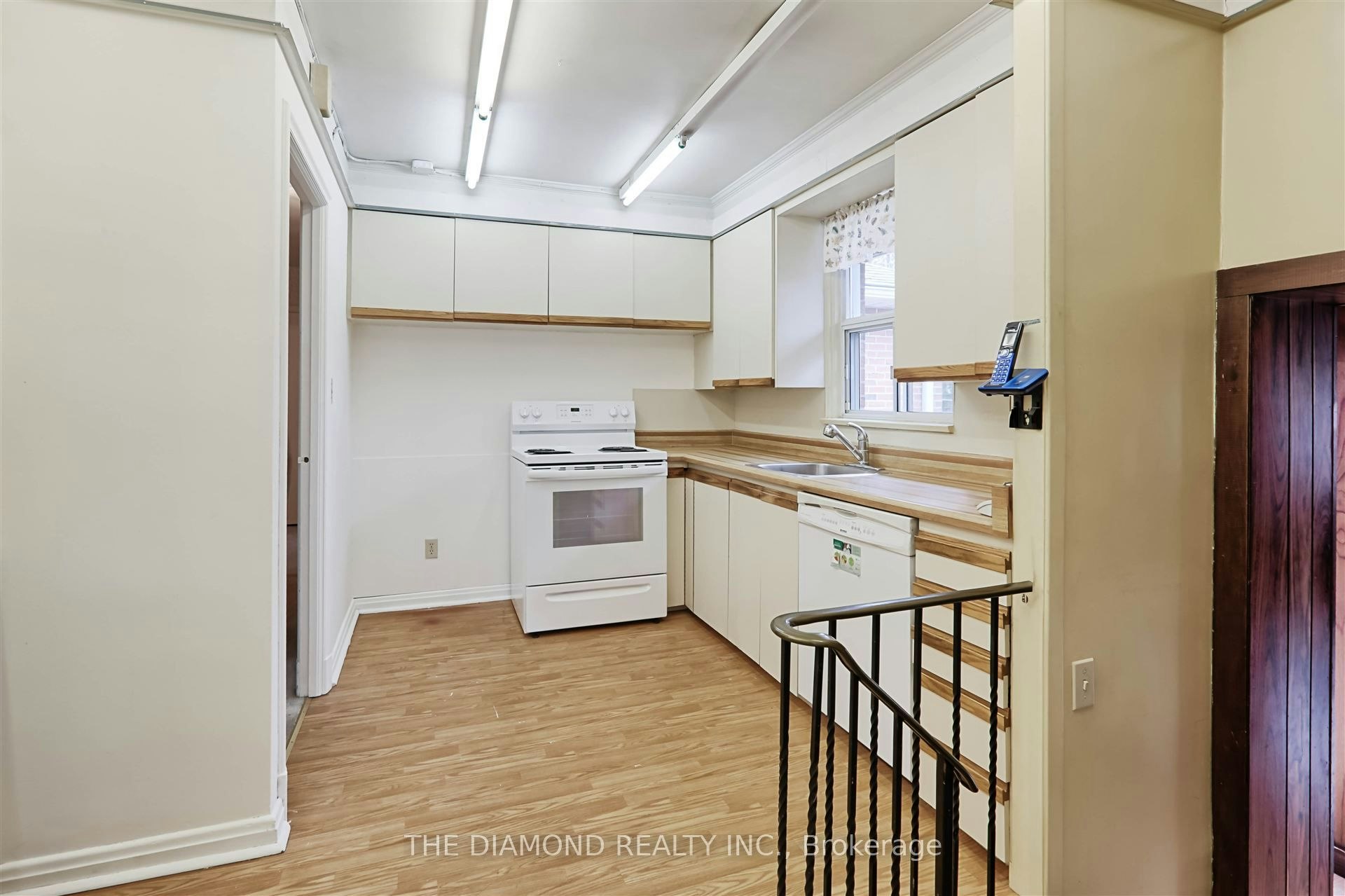 4670 Dundas Street W, Toronto, ON, M9A 1A6 - 8