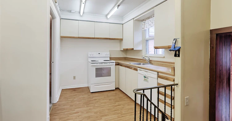 4670 Dundas Street W, Toronto, ON, M9A 1A6 - 8