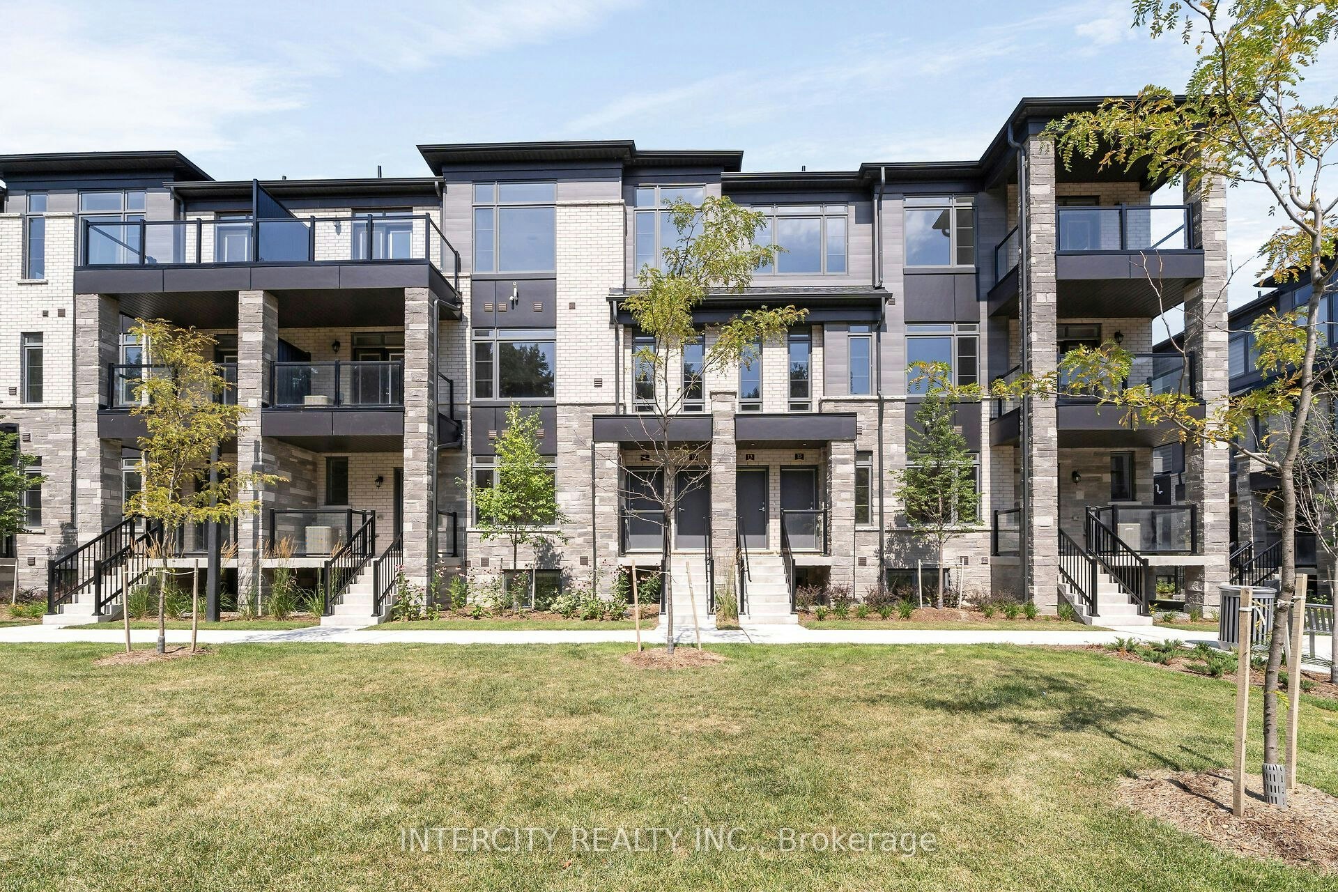 29Z-11 Ambition Way, Caledon, ON, L7C 4L1