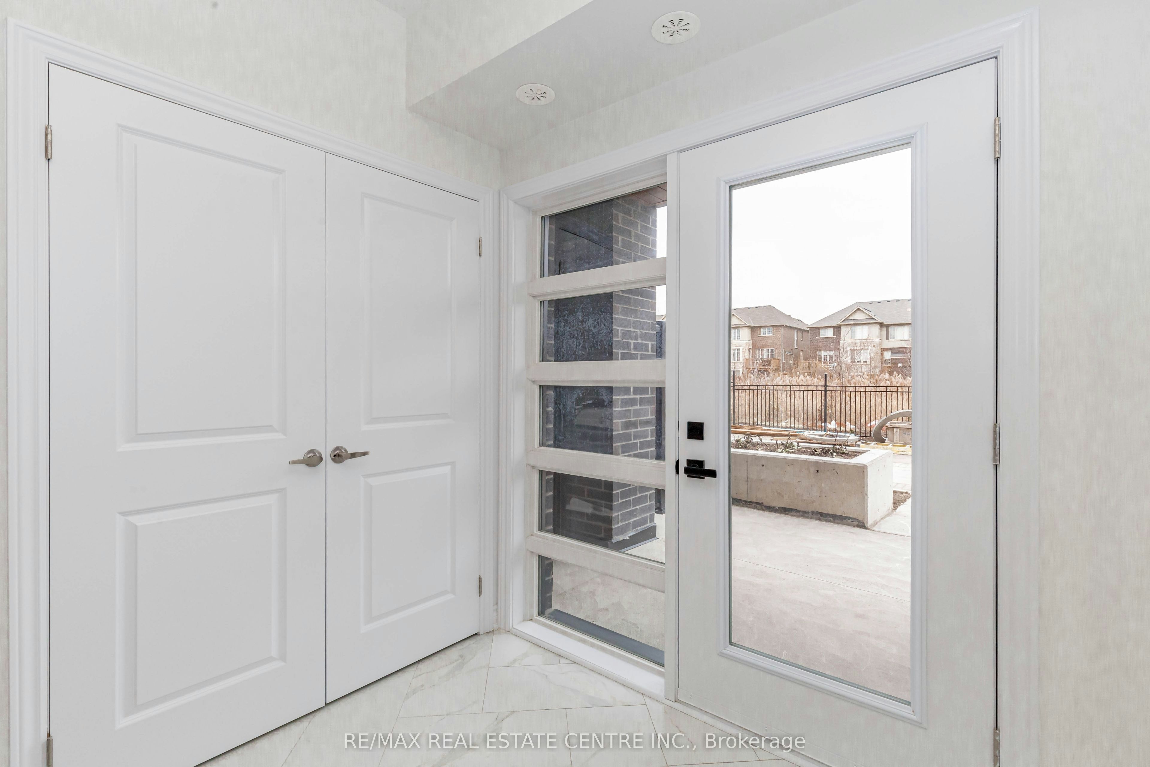 121-349 Wheat Boom Drive, Oakville, ON, L6H 7X5 - 11