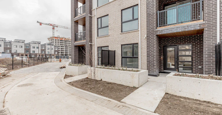 121-349 Wheat Boom Drive, Oakville, ON, L6H 7X5 - 3