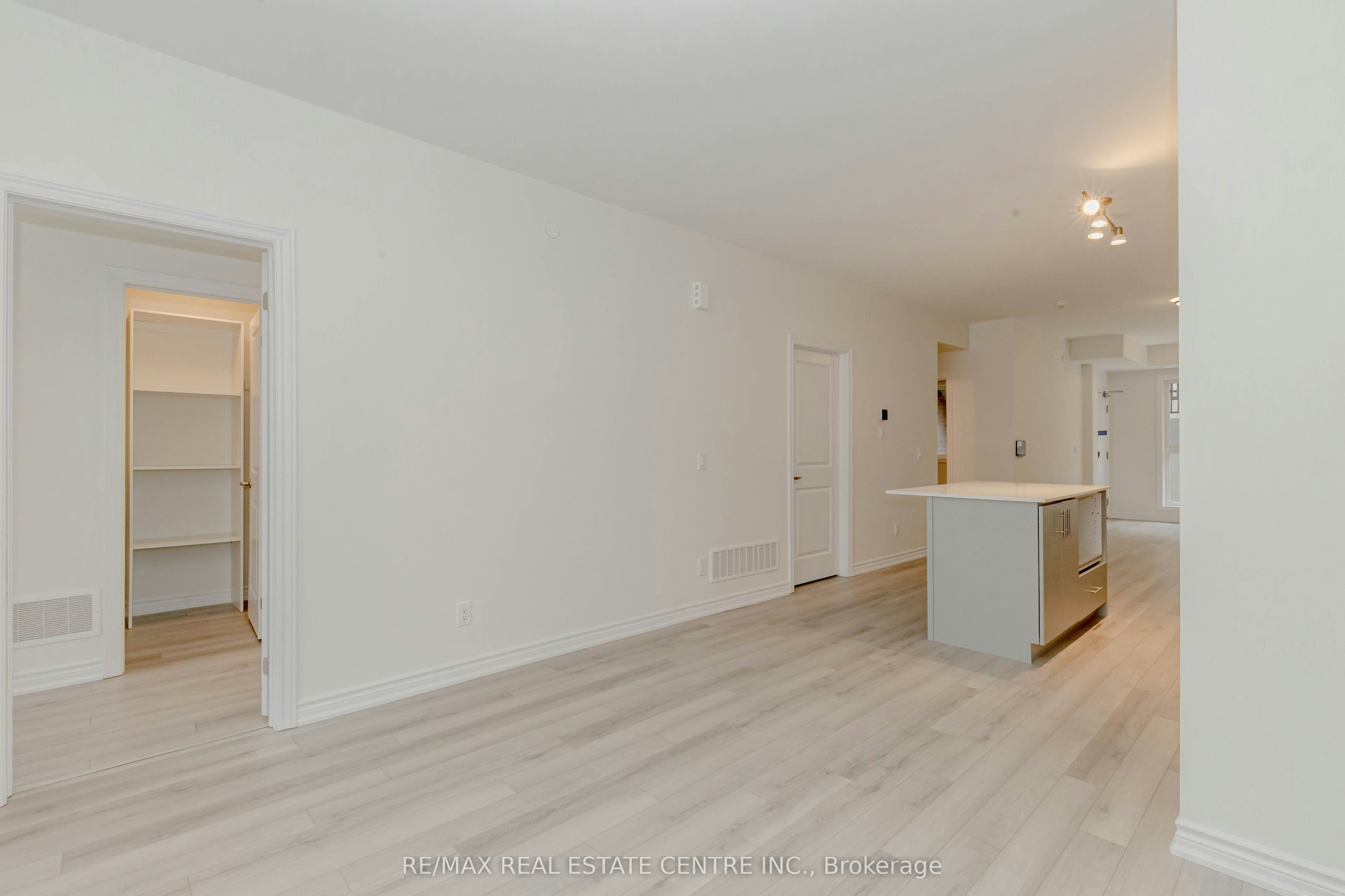 121-349 Wheat Boom Drive, Oakville, ON, L6H 7X5 - 30
