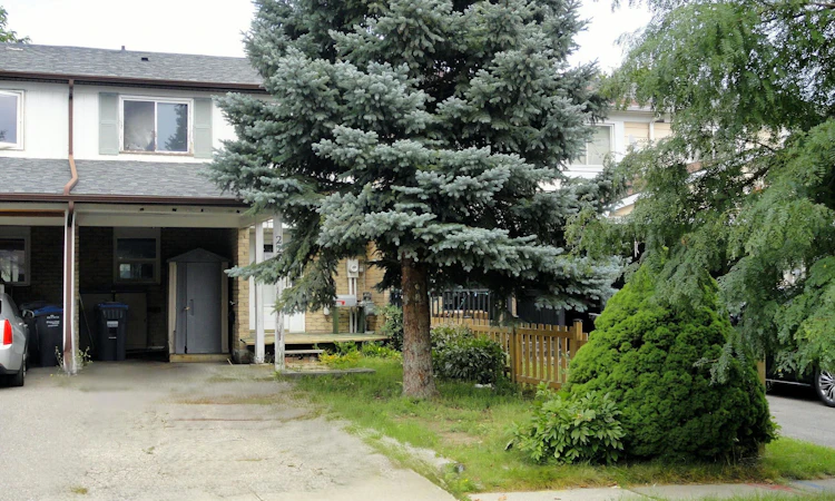 228 Royal Salisbury Way