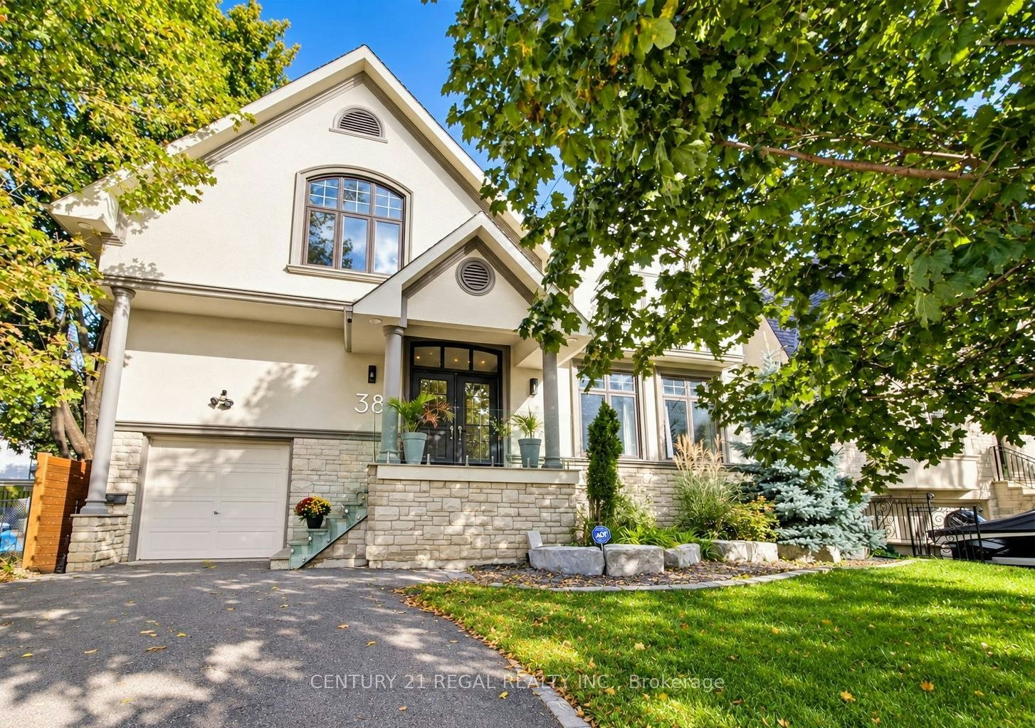 38 Mattice Road, Toronto, ON, M9A 1E6