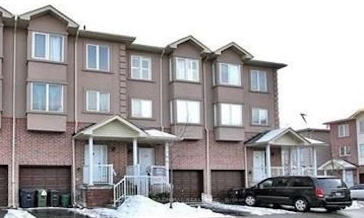 29-3053 Finch Avenue W