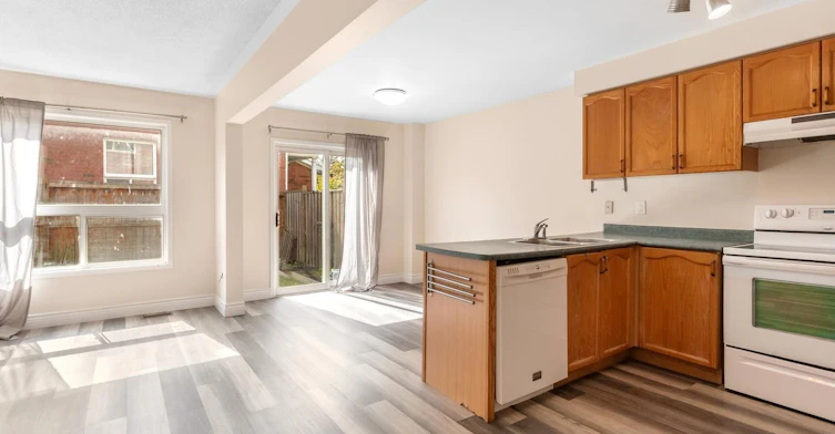 4 Farthingale Crescent, Brampton, ON, L7A 1R3 - 9