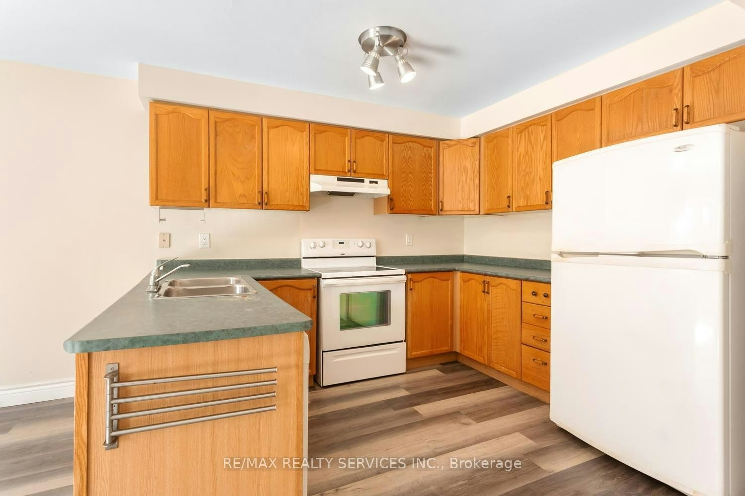 4 Farthingale Crescent, Brampton, ON, L7A 1R3 - 8