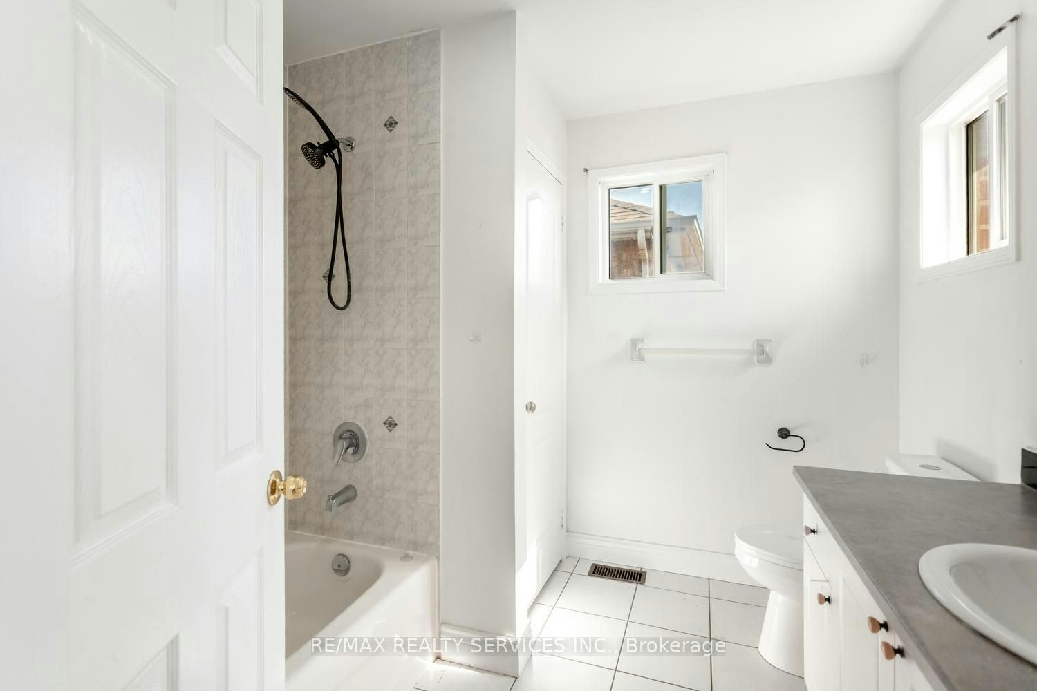 4 Farthingale Crescent, Brampton, ON, L7A 1R3 - 18